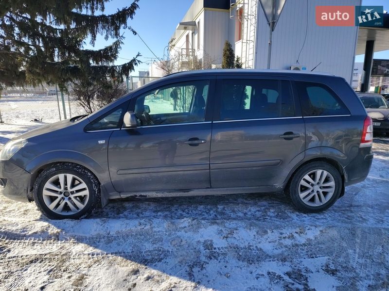 Opel Zafira 2011