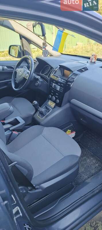 Мінівен Opel Zafira 2012 в Христинівці