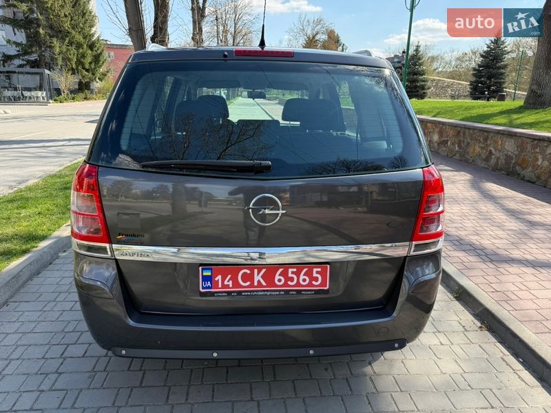 Минивэн Opel Zafira 2009 в Могилев-Подольске