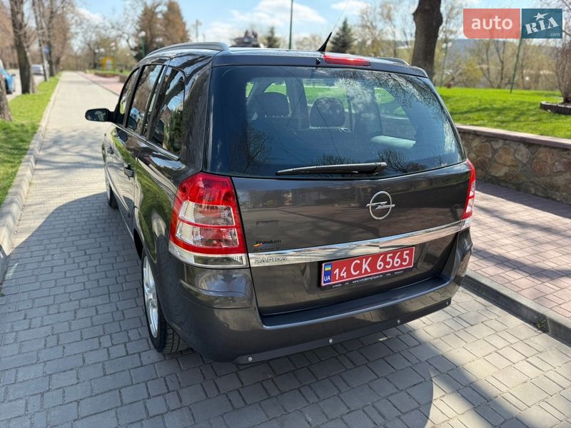 Минивэн Opel Zafira 2009 в Могилев-Подольске