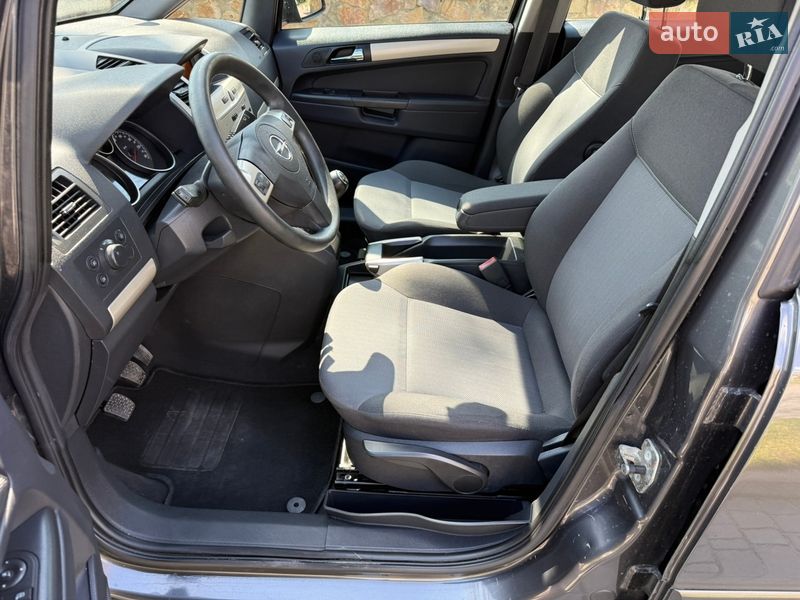 Минивэн Opel Zafira 2009 в Могилев-Подольске