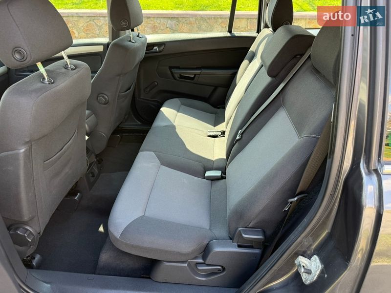 Минивэн Opel Zafira 2009 в Могилев-Подольске
