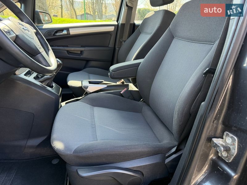 Минивэн Opel Zafira 2009 в Могилев-Подольске