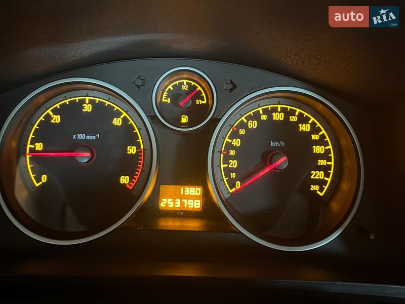 Минивэн Opel Zafira 2012 в Сумах