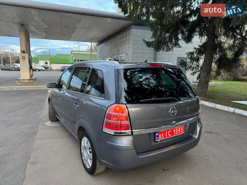 Минивэн Opel Zafira 2008 в Луцке