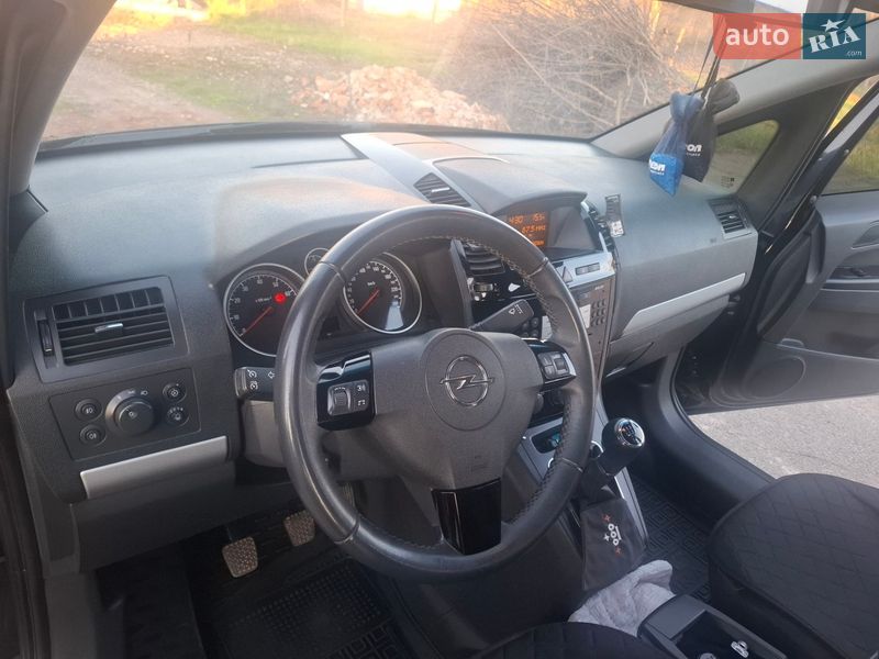 Минивэн Opel Zafira 2011 в Нежине