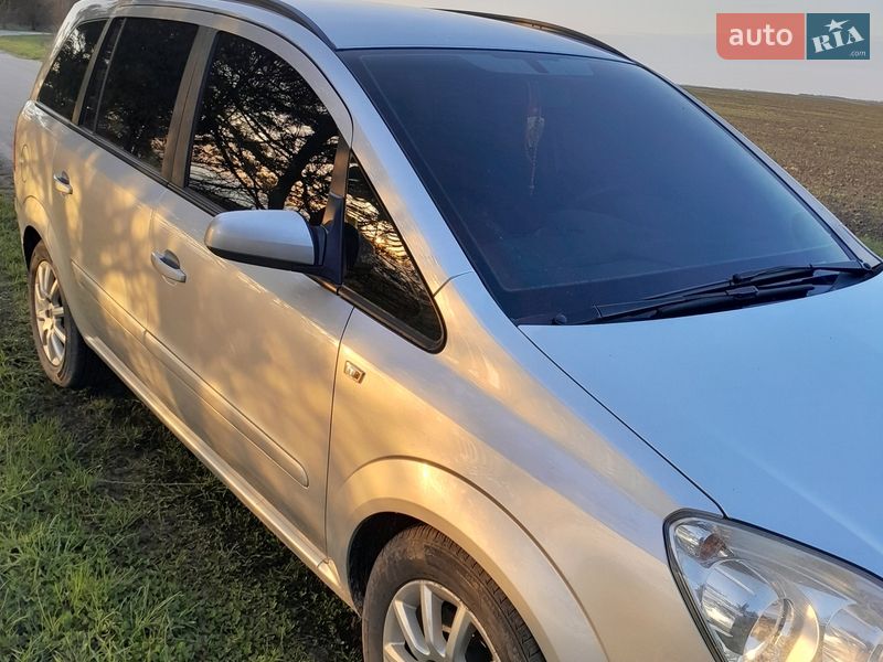 Мінівен Opel Zafira 2009 в Тернополі