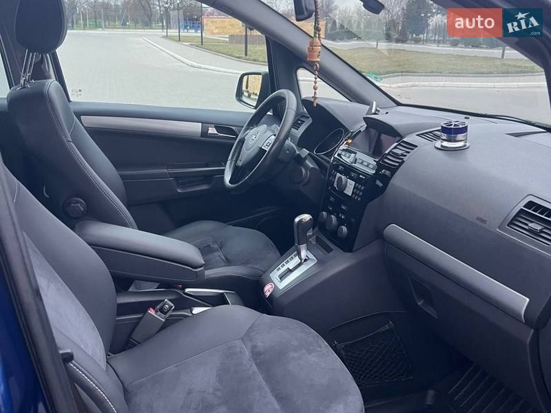 Мінівен Opel Zafira 2010 в Ізмаїлі