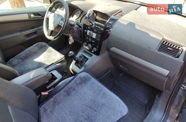Минивэн Opel Zafira 2010 в Золочеве