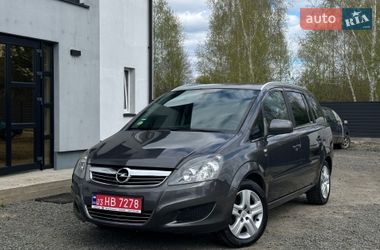 Минивэн Opel Zafira 2010 в Седлище