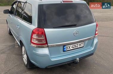 Минивэн Opel Zafira 2009 в Волочиске