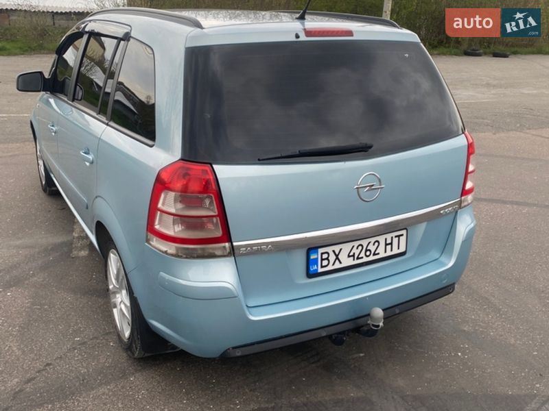 Минивэн Opel Zafira 2009 в Волочиске