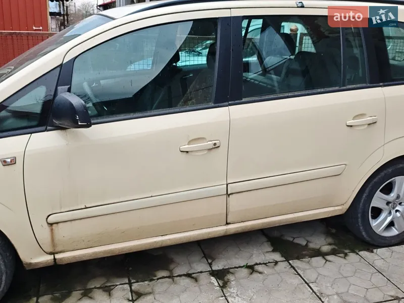 Opel Zafira 2012