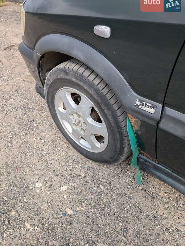 Минивэн Opel Zafira 2002 в Ладыжине