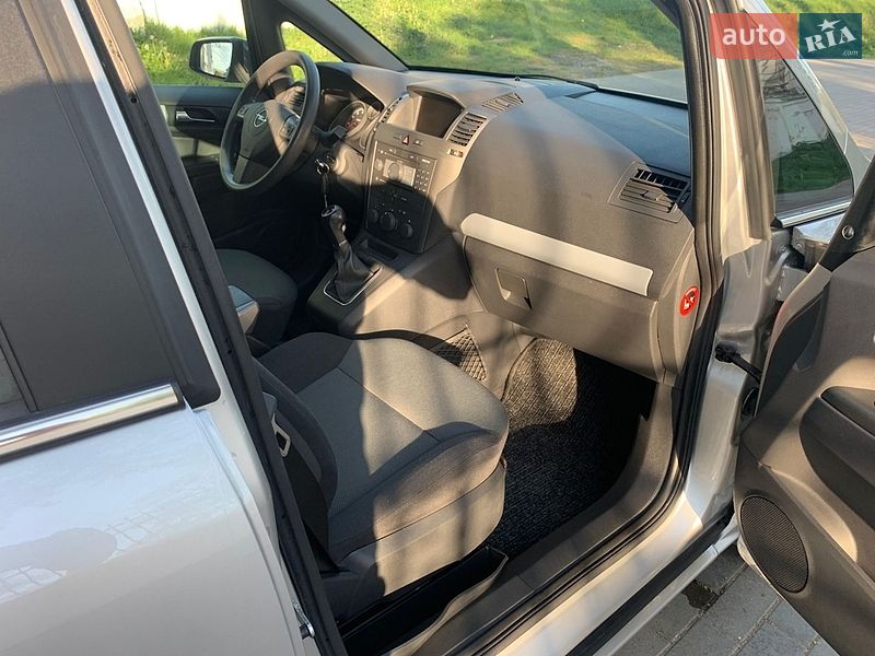 Минивэн Opel Zafira 2007 в Ивано-Франковске
