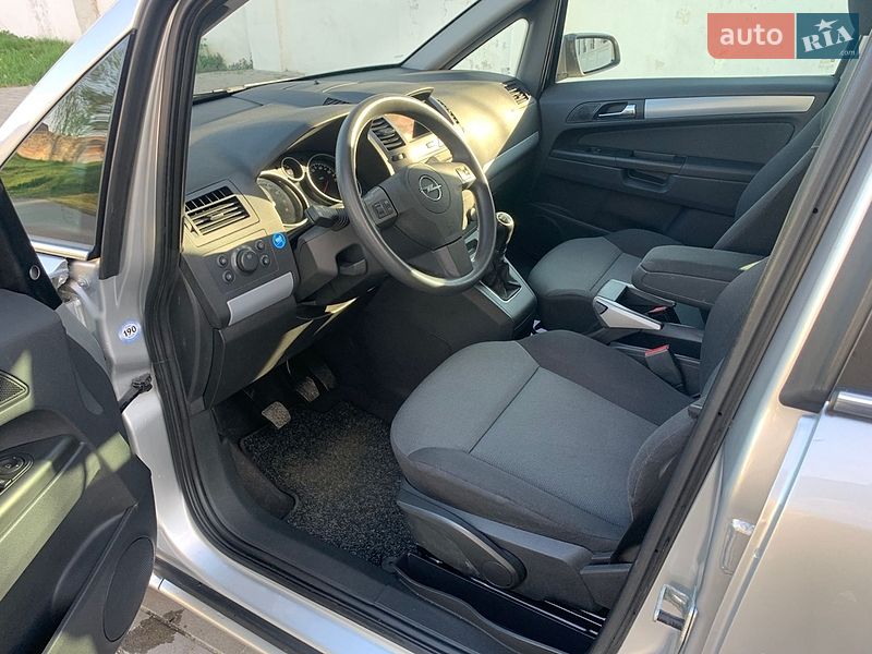 Минивэн Opel Zafira 2007 в Ивано-Франковске