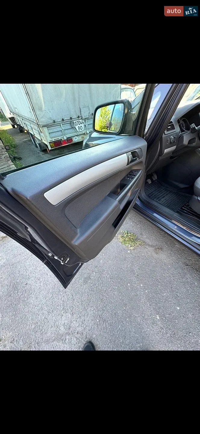 2011 Opel Zafira - мініатюра 2