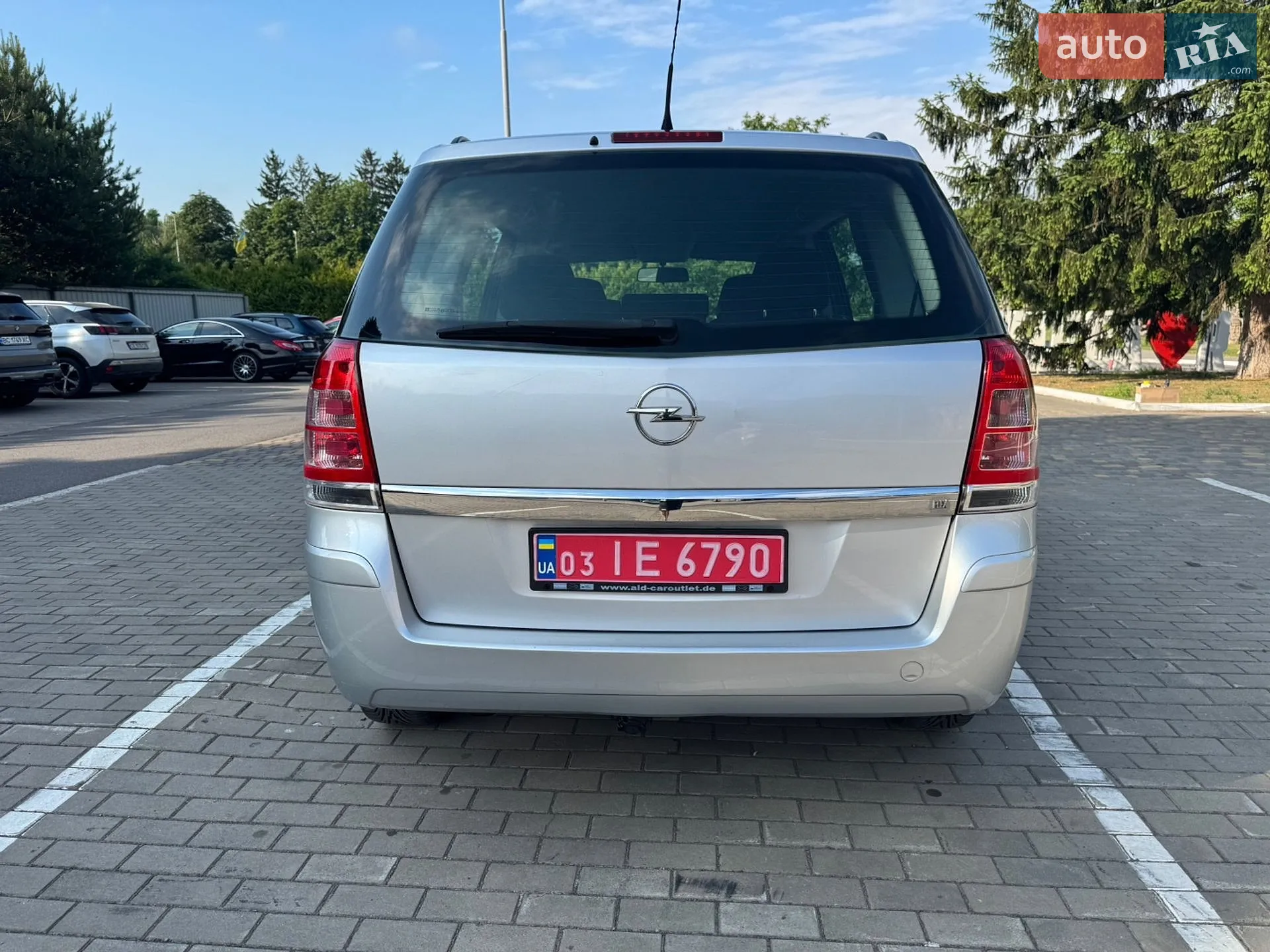 2010 Opel Zafira - мініатюра 11