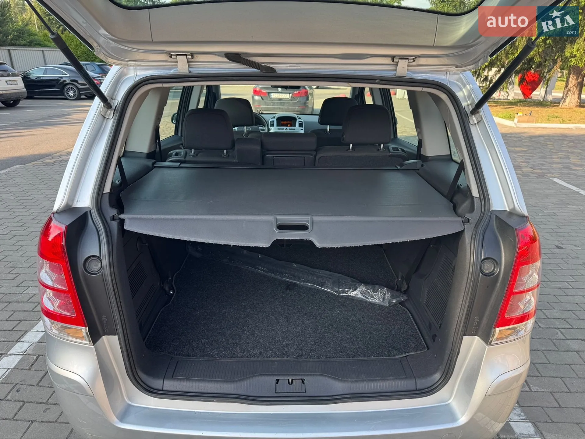 2010 Opel Zafira - мініатюра 26