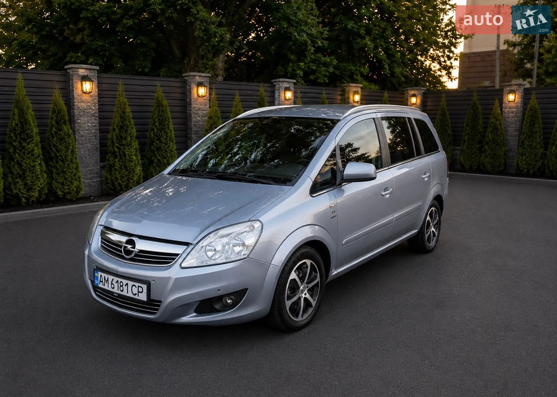 2010 Opel Zafira - мініатюра 2