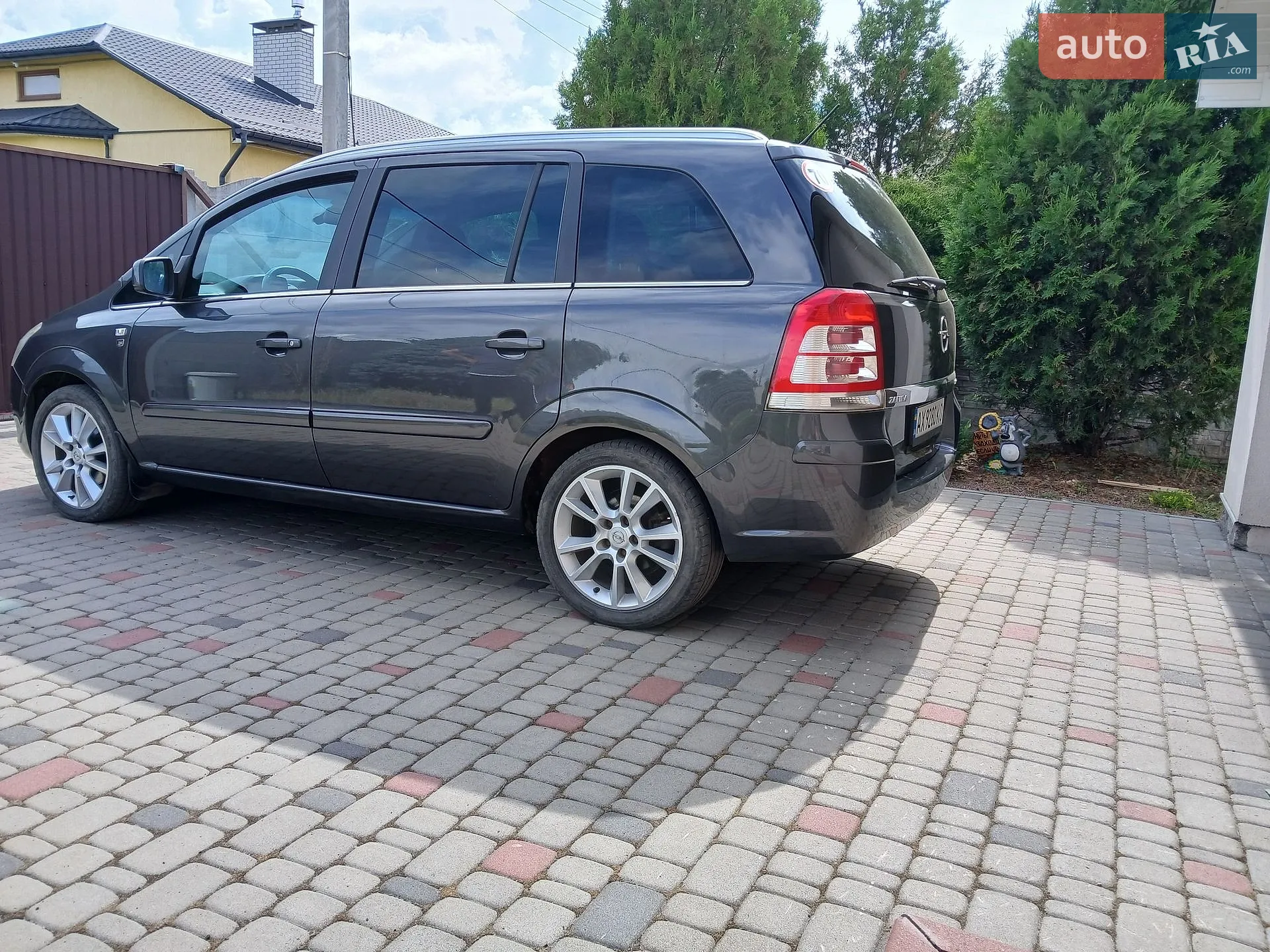 2010 Opel Zafira - мініатюра 2