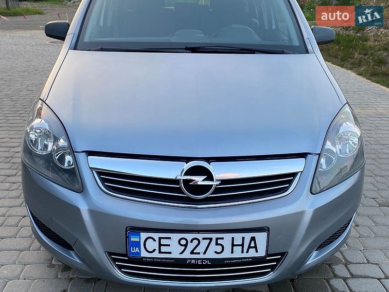 Минивэн Opel Zafira 2009 в Вижнице