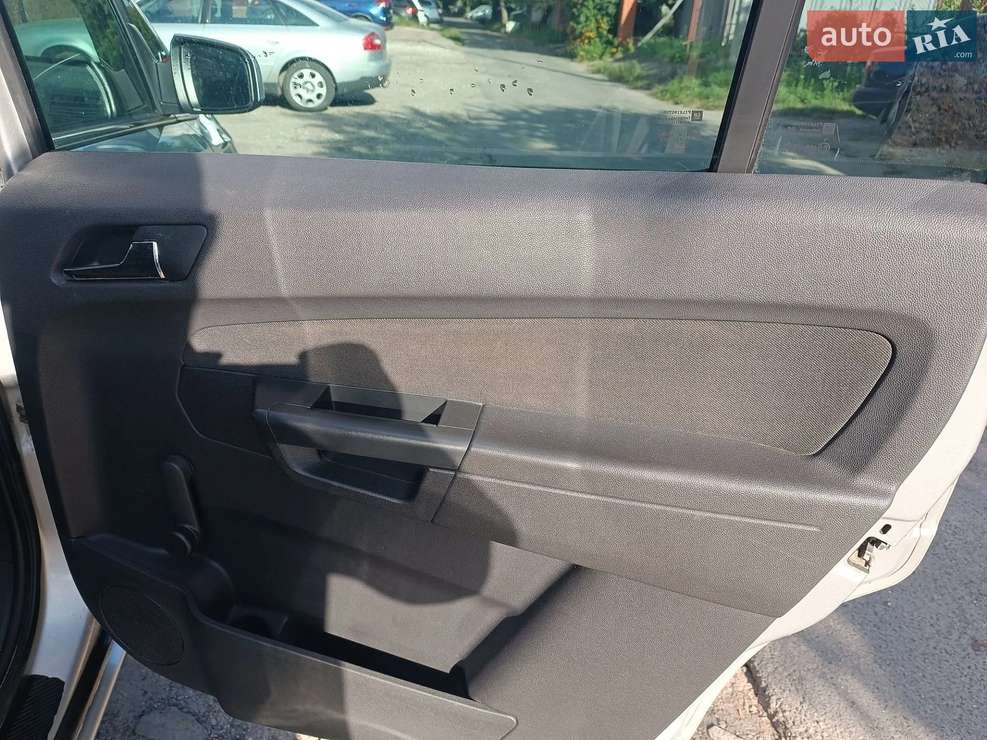 2010 Opel Zafira - мініатюра 18
