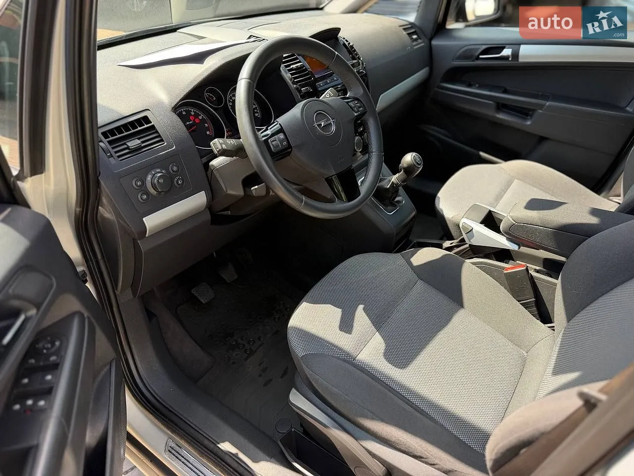 2010 Opel Zafira - мініатюра 11