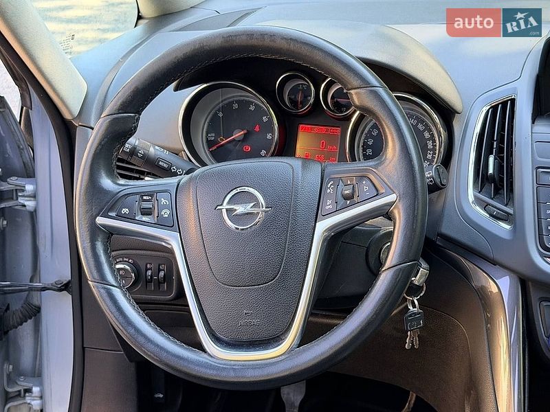 Минивэн Opel Zafira 2014 в Киеве