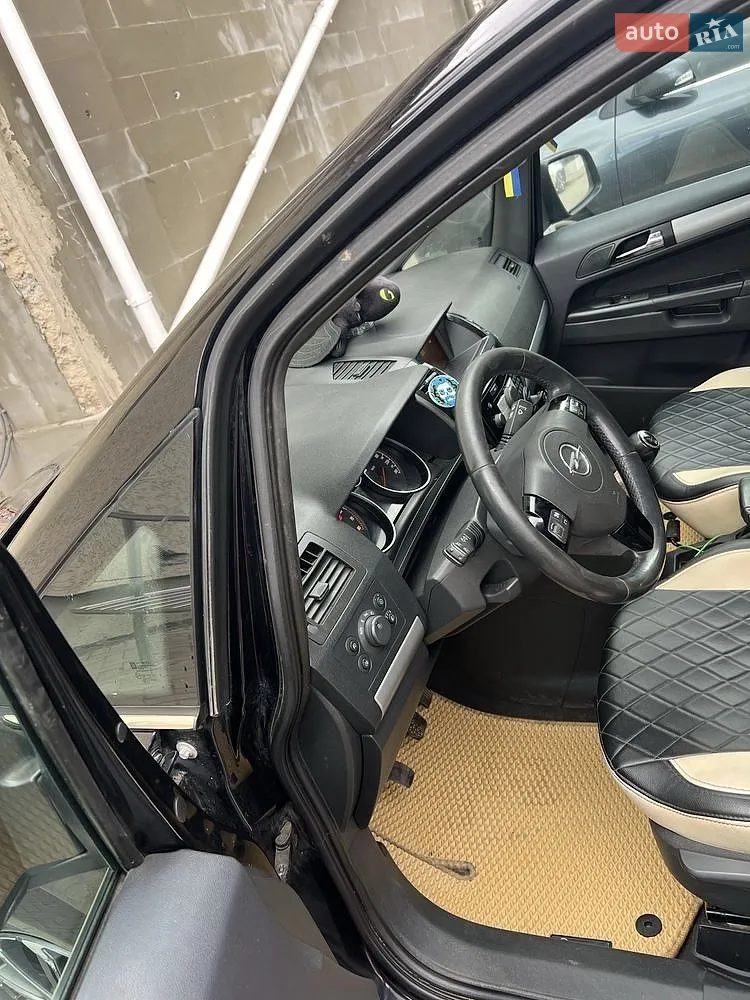 2010 Opel Zafira - фото 1