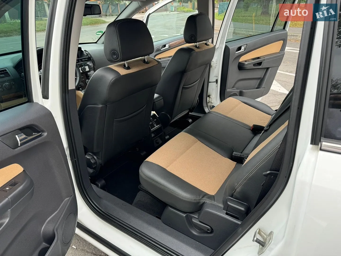 2010 Opel Zafira - мініатюра 37
