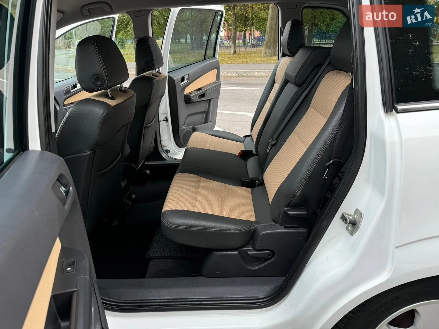 2010 Opel Zafira - мініатюра 40