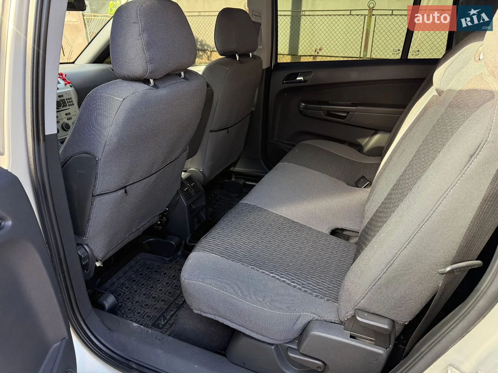 2010 Opel Zafira - мініатюра 24