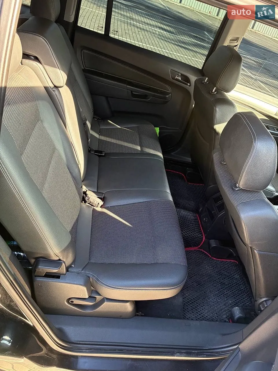 2010 Opel Zafira - мініатюра 9