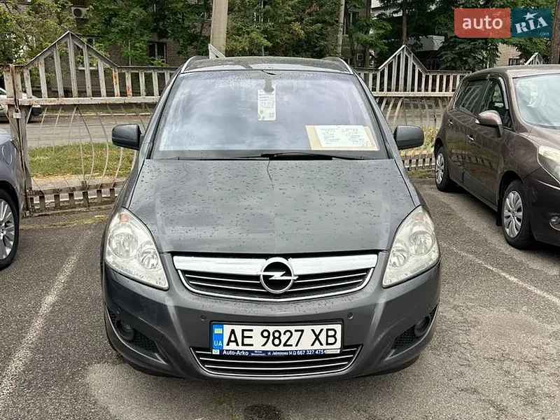 Opel Zafira 2011
