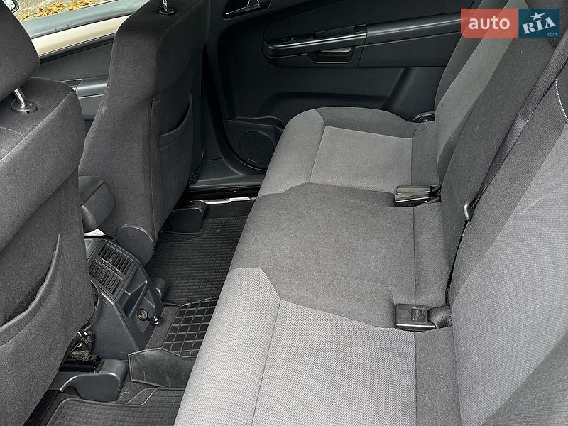 Минивэн Opel Zafira 2008 в Первомайске