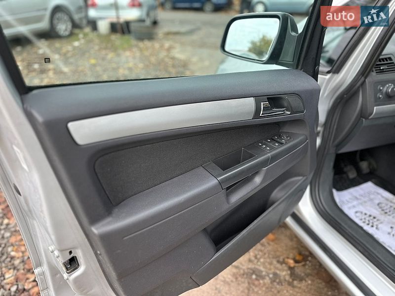 Минивэн Opel Zafira 2012 в Луцке фото 16 Минивэн Opel Zafira 2012 в Луцке