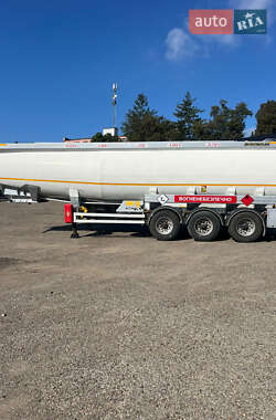 Цистерна Oztreyler ADR Tanker 2013 в Черновцах