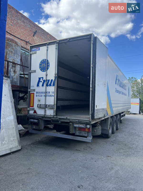 Рефрижератор полуприцеп Pacton TXZ 339 2006 в Днепре