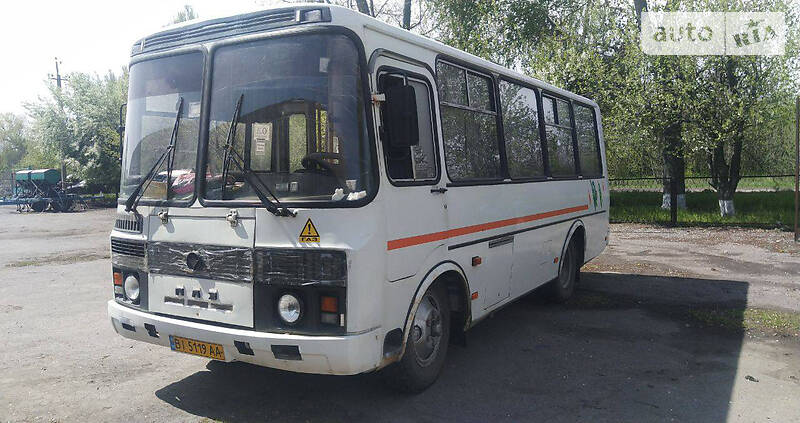 Приміський автобус ПАЗ 32051 2004 в Кременчуці
