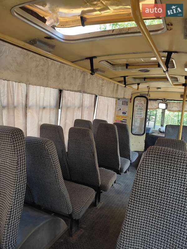 Приміський автобус ПАЗ 32053 2007 в Чернівцях