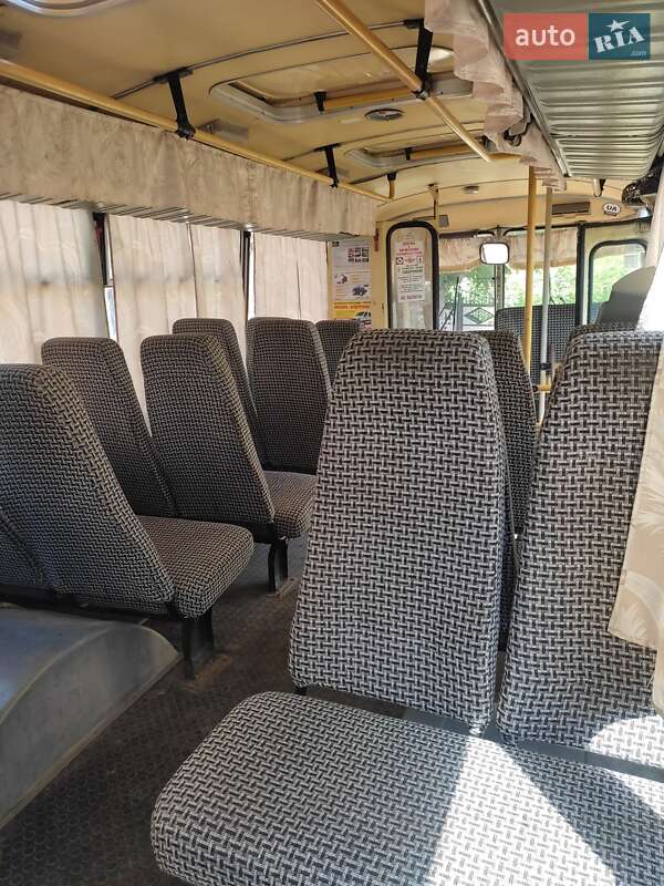 Приміський автобус ПАЗ 32053 2007 в Чернівцях