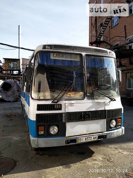Пригородный автобус ПАЗ 3205 1999 в Полтаве
