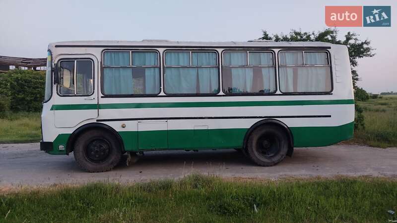 Городской автобус ПАЗ 3205 1992 в Сарнах