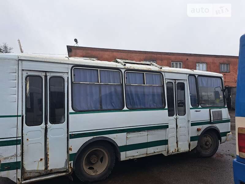 Міський автобус ПАЗ 3205 2002 в Ужгороді
