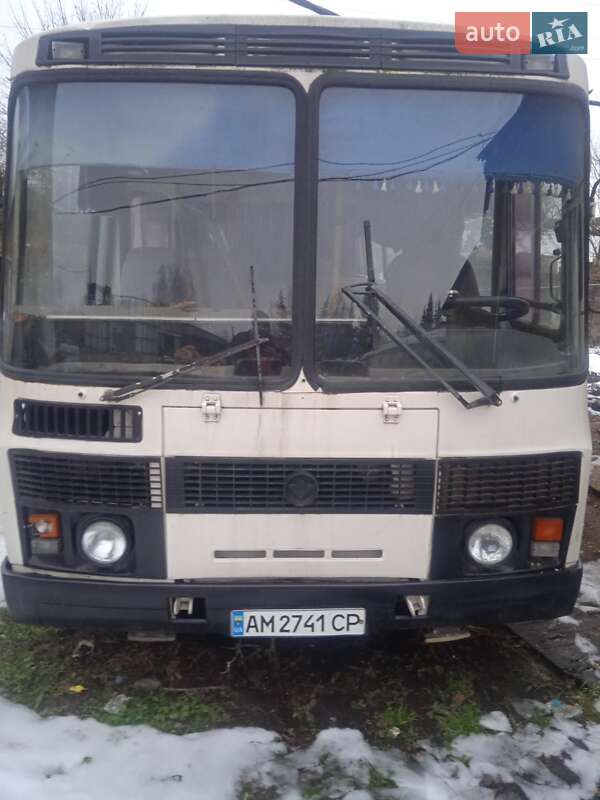 Пригородный автобус ПАЗ 3205 2004 в Народичах