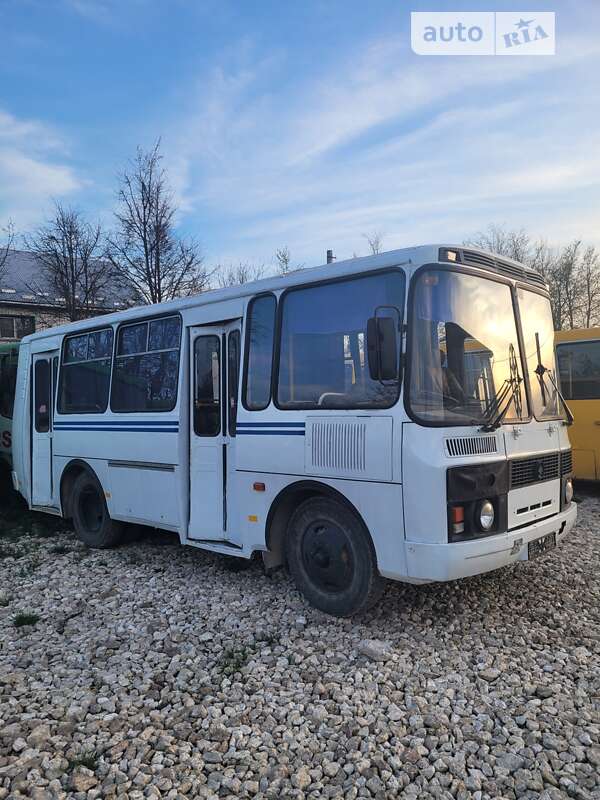 Приміський автобус ПАЗ 3205 2003 в Тернополі