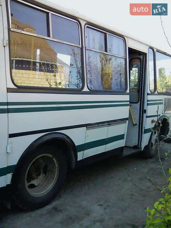 Пригородный автобус ПАЗ 3205 2005 в Белой Церкви