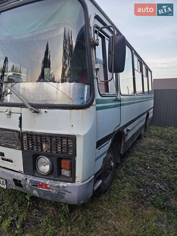 Пригородный автобус ПАЗ 3205 2004 в Луцке