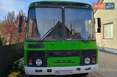 Пригородный автобус ПАЗ 3205 2004 в Чорткове